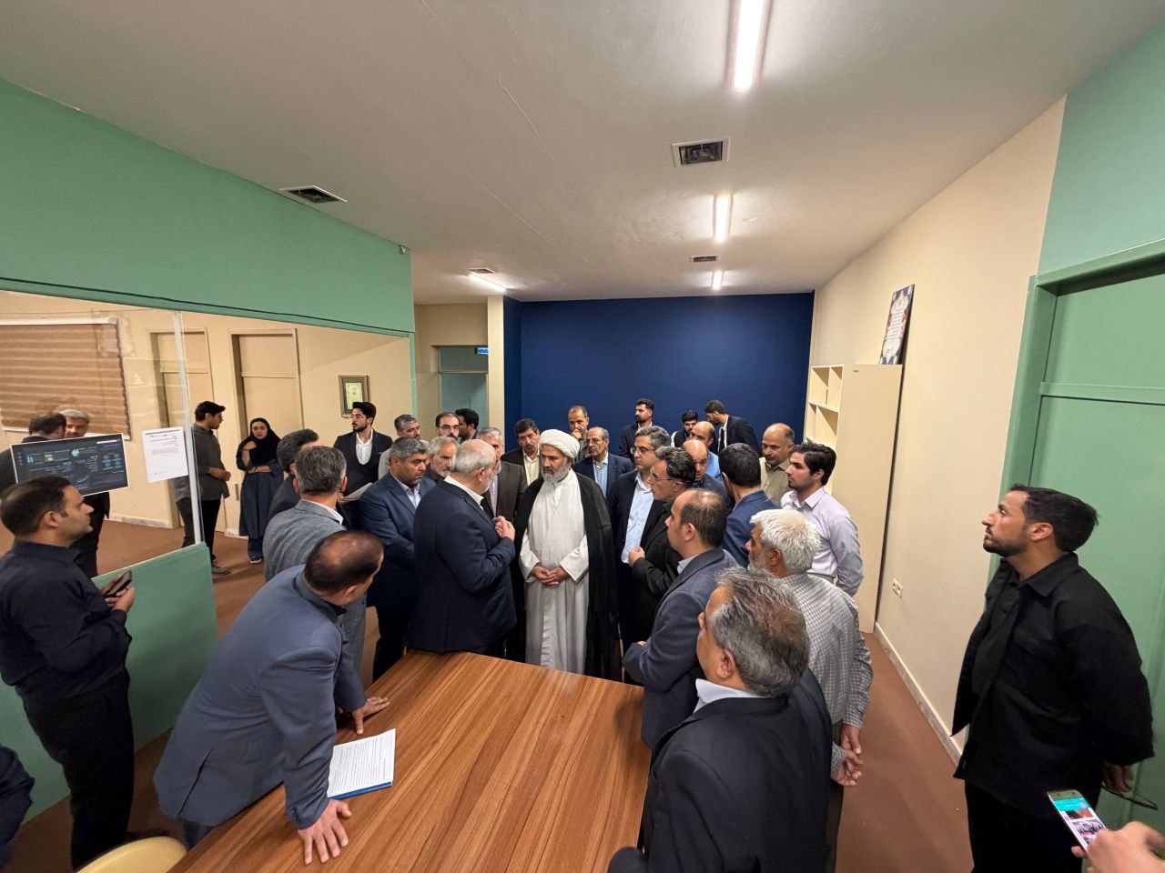 بازدید وزیر نیرو از مرکز نوآوری خلاق آب
